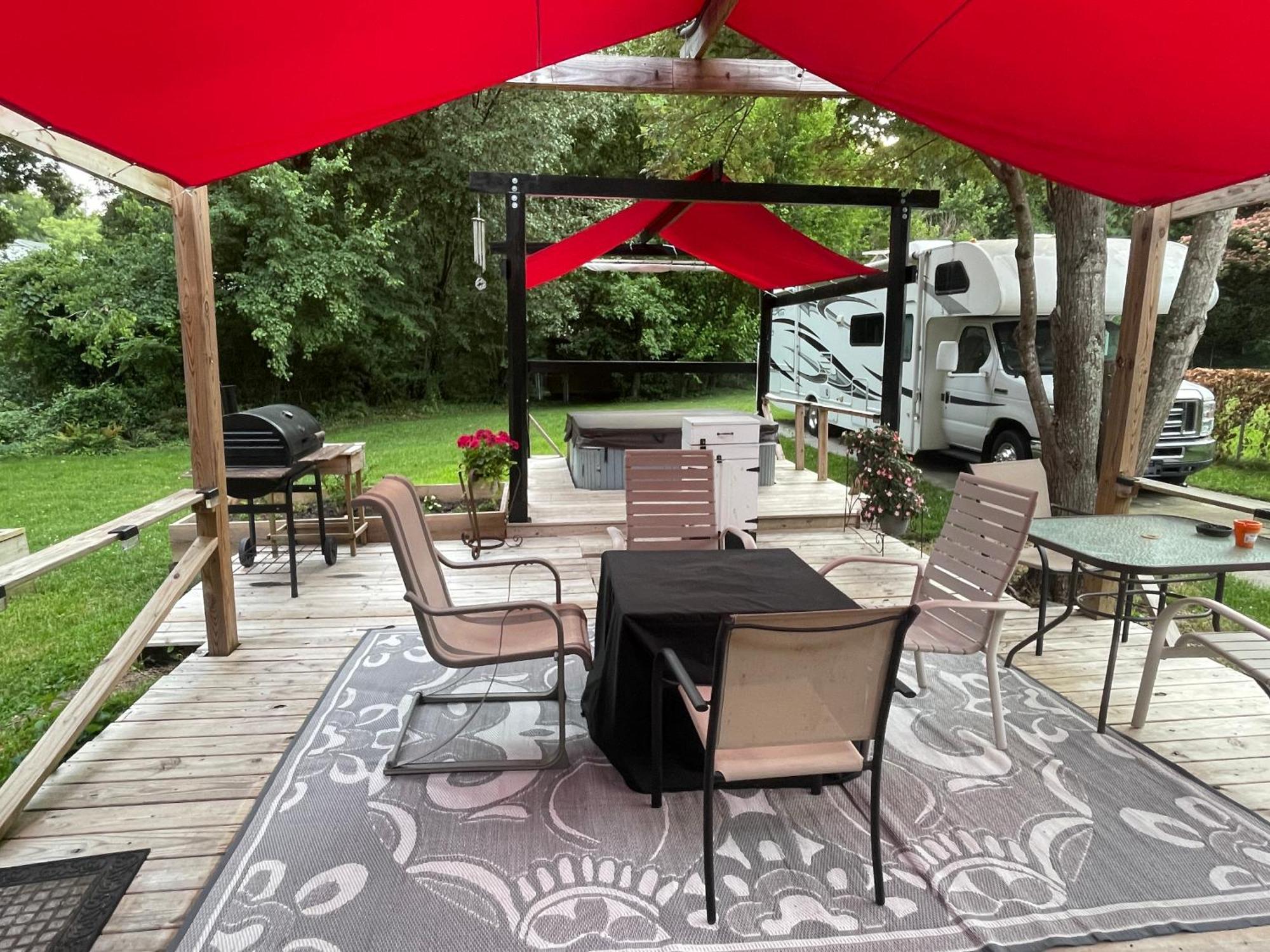 Wayne's Place-hot Tub, Pet Friendly. Close To Hpu Holiday home