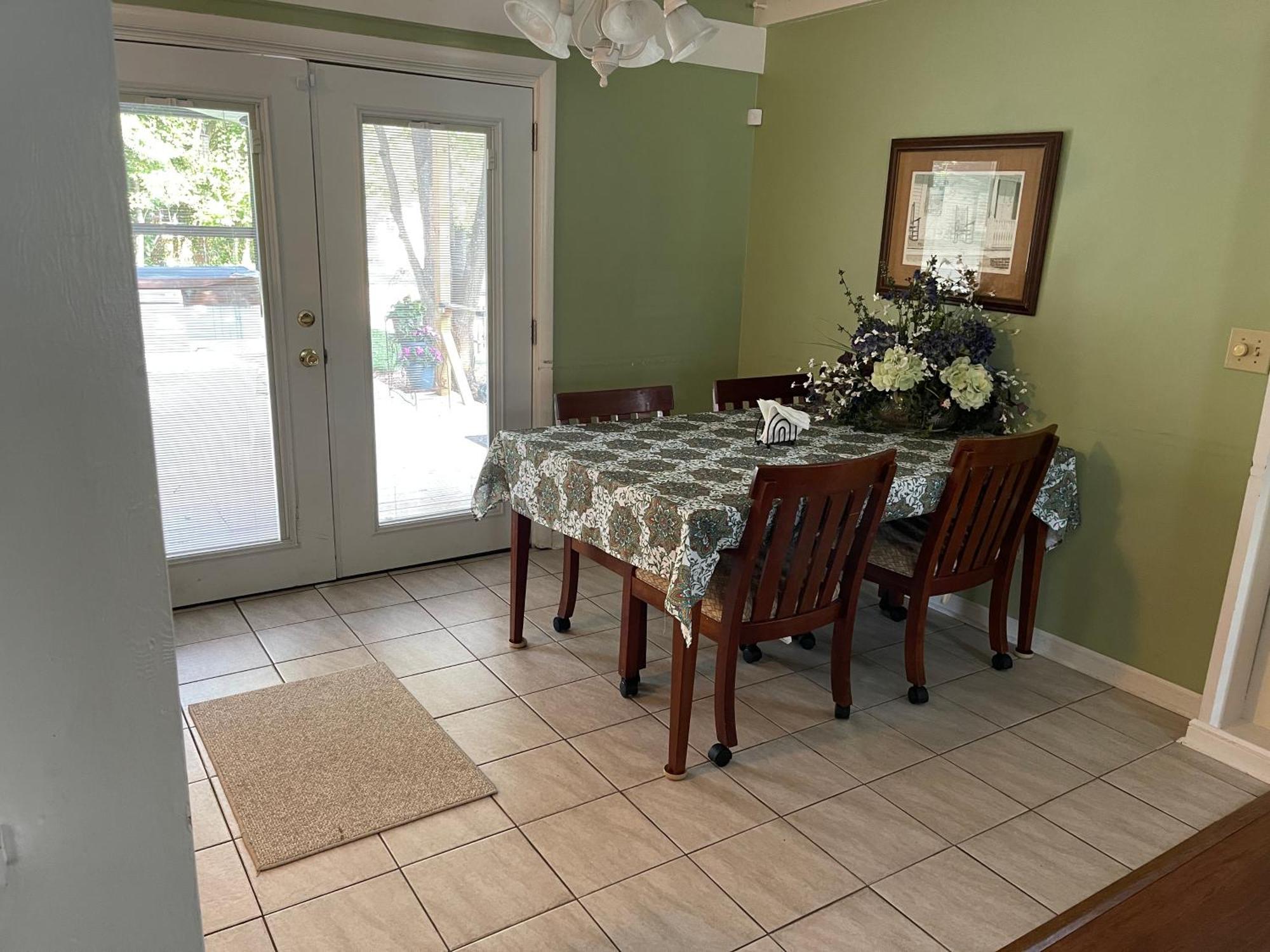 Wayne's Place-hot Tub, Pet Friendly. Close To Hpu Holiday home